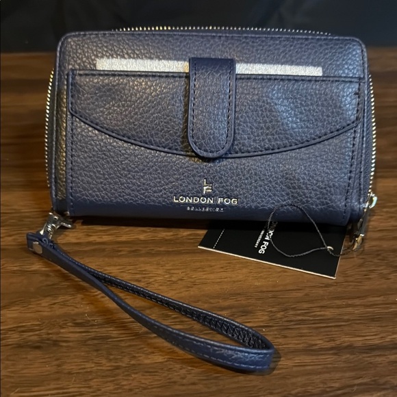 London Fog Navy Blue Women's Pebble, Cell Phone Wristlet Wallet - Picture 1 of 5